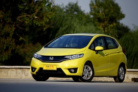 2014本田飞度1.5本地评测套图