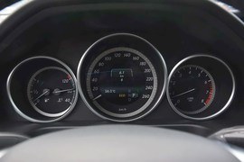 2015款奔驰E260L运动豪华型