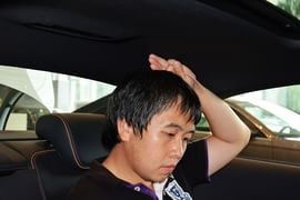 后排头部空间