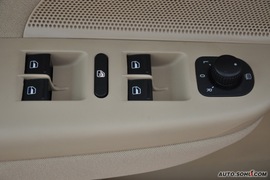 车门内部控制面板