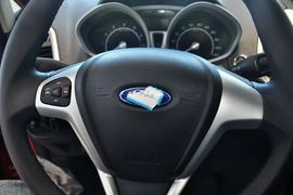 2013款福特翼搏1.5L自动尊贵型