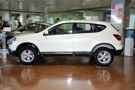 2012款日产逍客2.0XL 火 6MT两驱