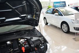 2014款雪铁龙全新爱丽舍1.6L手动时尚型