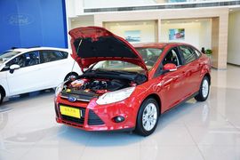 2012款福特福克斯三厢1.6L自动舒适型