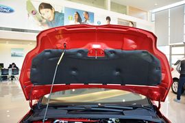 2012款福特福克斯三厢1.6L自动舒适型