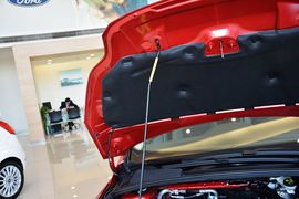2012款福特福克斯三厢1.6L自动舒适型