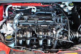 2012款福特福克斯三厢1.6L自动舒适型