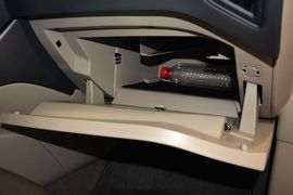 2012款福特福克斯三厢1.6L自动舒适型