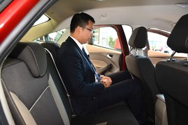 2012款福特福克斯三厢1.6L自动舒适型
