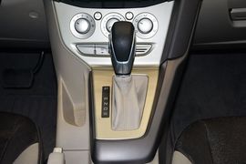 2012款福特福克斯三厢1.6L自动舒适型
