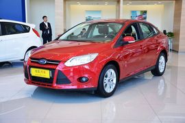 2012款福特福克斯三厢1.6L自动舒适型