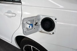 2014款比亚迪秦1.5T酷黑骑士旗舰型