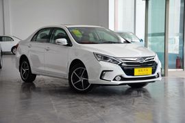 2014款比亚迪秦1.5T酷黑骑士旗舰型