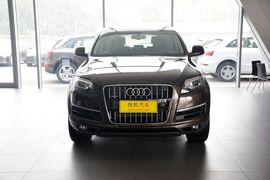 2014款奥迪Q7 35TFSI进取型