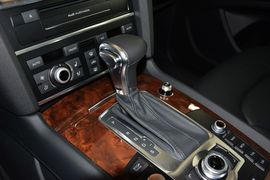 2014款奥迪Q7 35TFSI进取型