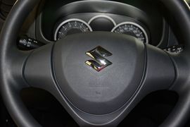 2014款铃木吉姆尼1.3L四驱手动