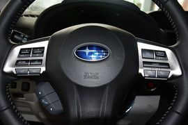 2013款斯巴鲁森林人2.0T自动尊贵导航版