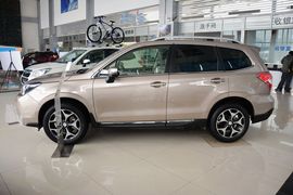 2013款斯巴鲁森林人2.0T自动尊贵导航版