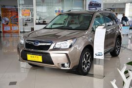2013款斯巴鲁森林人2.0T自动尊贵导航版