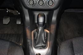 2014款标致301 1.6L手动舒适版