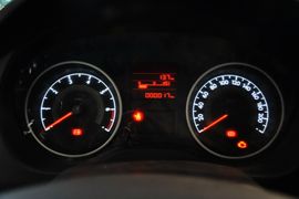 2014款标致301 1.6L手动舒适版