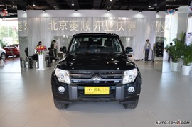 2010款三菱帕杰罗长轴3.0L豪华版