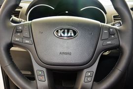 2013款起亚索兰托2.4L汽油四驱豪华版7座