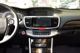 2014款本田雅阁2.4L EXN豪华导航版