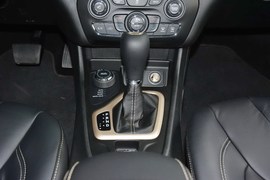 2014款Jeep自由光2.4L都市版