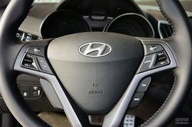 2012款现代飞思Veloster 1.6T自动尊享版