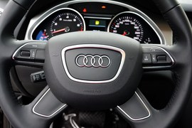 2015款奥迪Q7 40TFSI典藏型