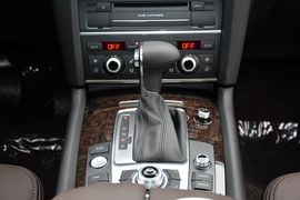 2015款奥迪Q7 40TFSI典藏型