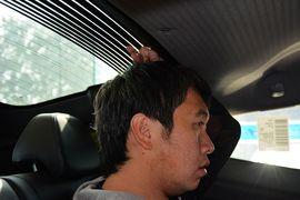 后排头部空间