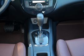 2014款日产骐达1.6L CVT酷咖版