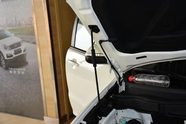 2015款双龙柯兰多2.0L两驱自动致享版