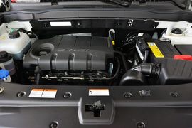 2015款双龙柯兰多2.0L两驱自动致享版