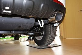 2015款双龙柯兰多2.0L两驱自动致享版