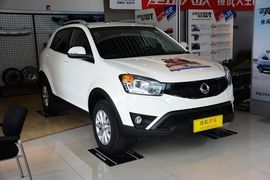 2015款双龙柯兰多2.0L两驱自动致享版