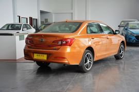 2014款比亚迪秦1.5T旗舰型