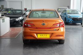 2014款比亚迪秦1.5T旗舰型