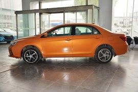 2014款比亚迪秦1.5T旗舰型