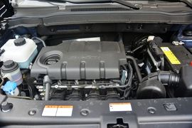 2015款双龙柯兰多2.0L两驱自动致纯版