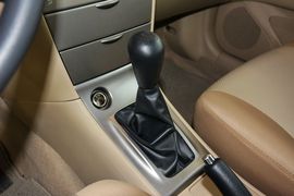 2013款丰田花冠EX 1.6L手动卓越版