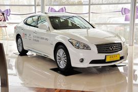 2013款英菲尼迪Q70L 3.5L豪华版 HYBRID