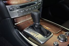 2013款英菲尼迪Q70L 3.5L豪华版 HYBRID