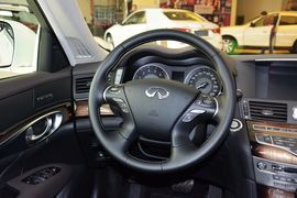 2013款英菲尼迪Q70L 3.5L豪华版 HYBRID