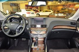 2013款英菲尼迪Q70L 3.5L豪华版 HYBRID