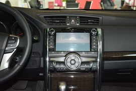 2013款丰田锐志2.5V尚锐导航版