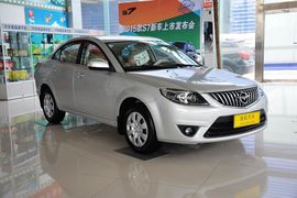 2014款海马福美来1.6L手动时尚版