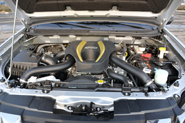 2015款五十铃D-MAX 2.5T两驱手动豪华型4JK1